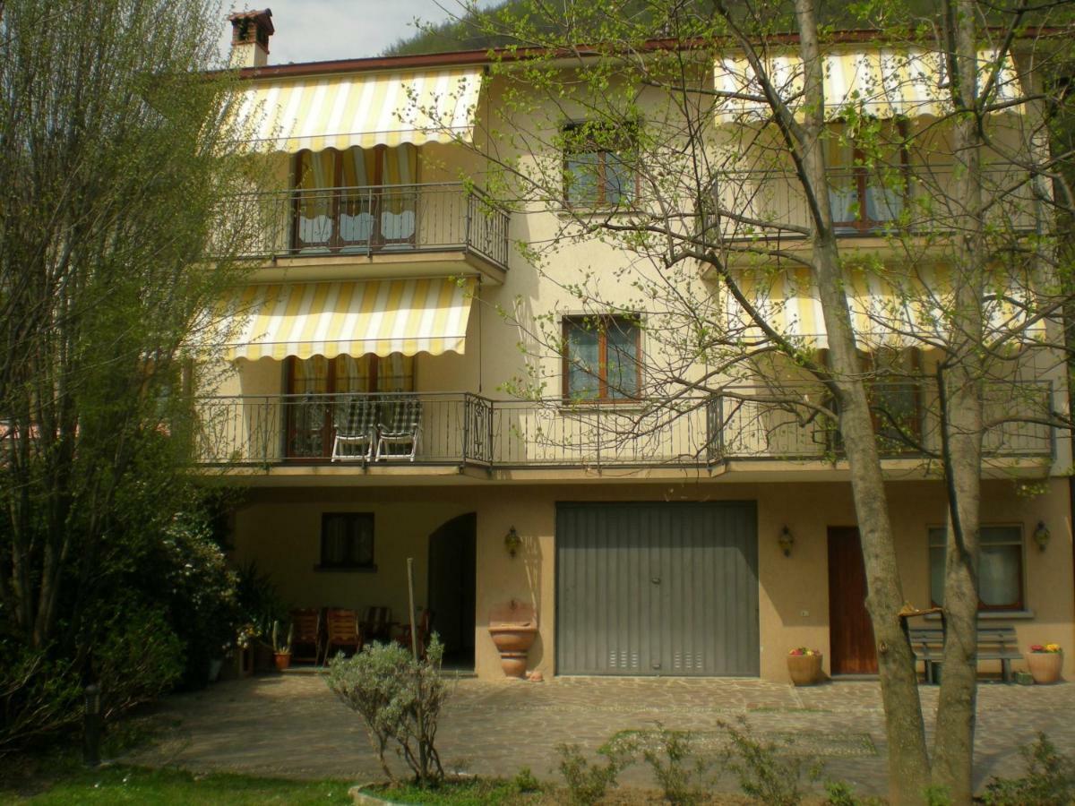 Casa Vacanze Donatella Carenno Exterior photo